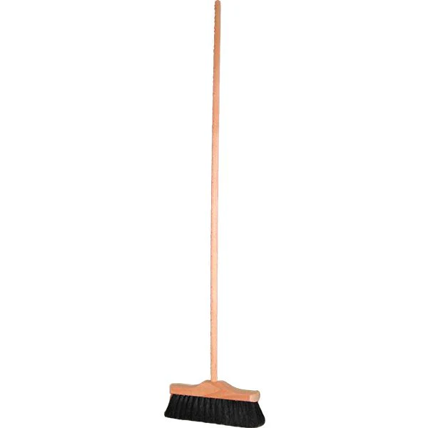 “Binnenbezem voor een schone kamer!”