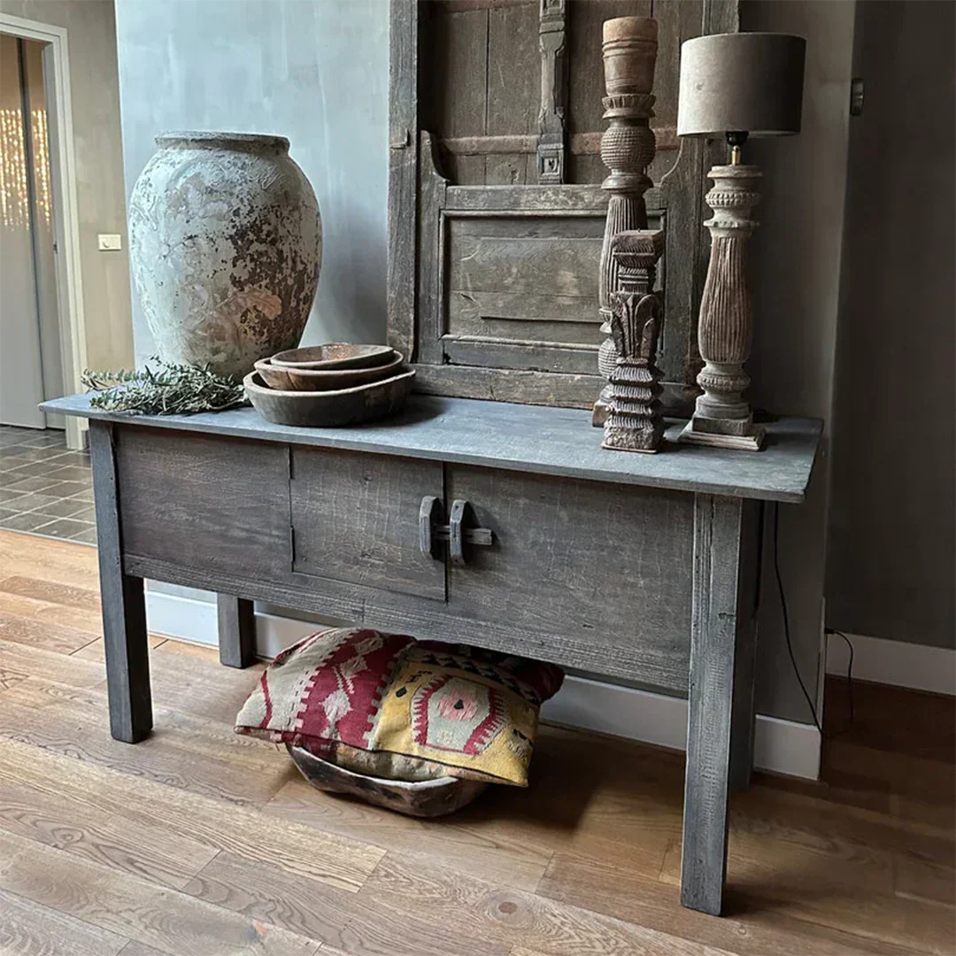 Wandtafel met deurtje Wandtafel met deurtje