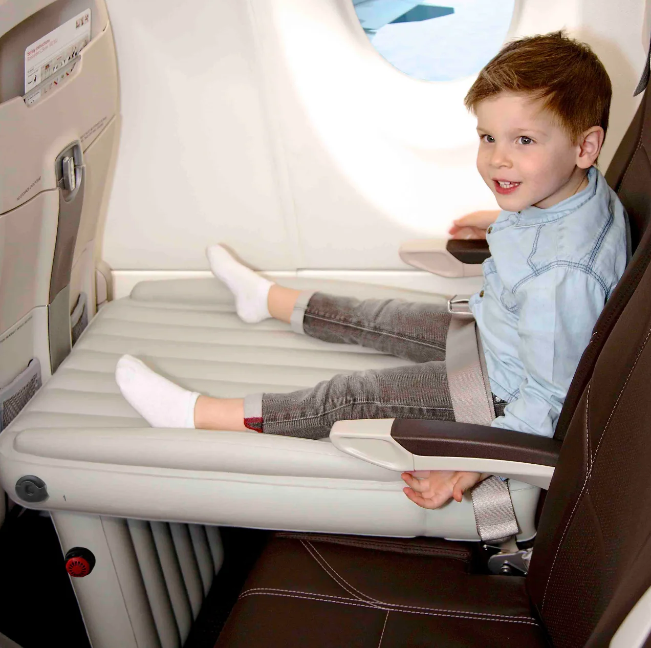 KidComfort Opblaasbaar Vliegtuigbed – Comfortabel en Praktisch voor Kinderen