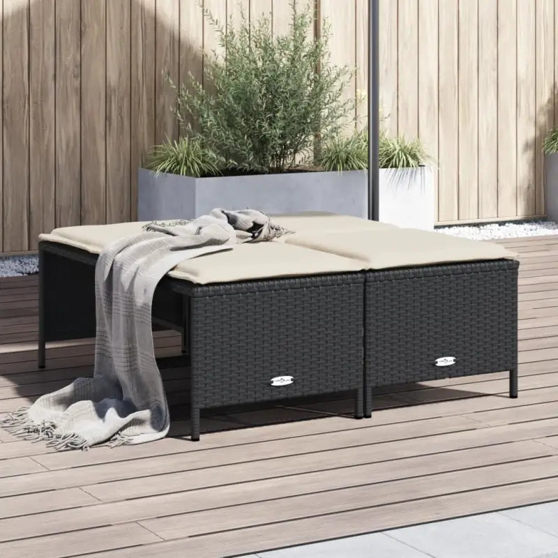 Comfortabele tuinpoefs met poly rattan en wasbare hoes