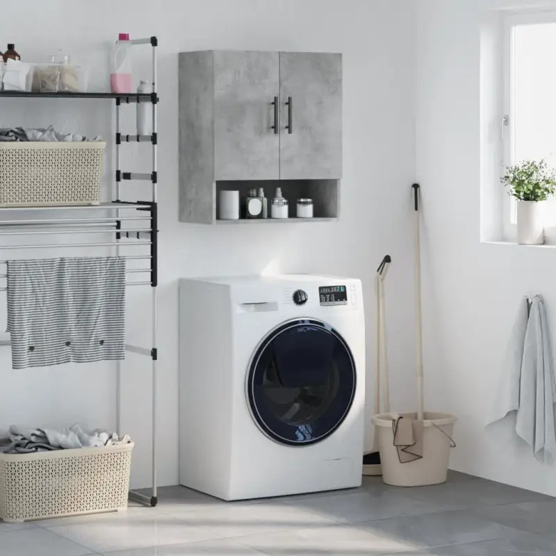 Decoratieve wandkast van bewerkt hout voor praktische opbergruimte