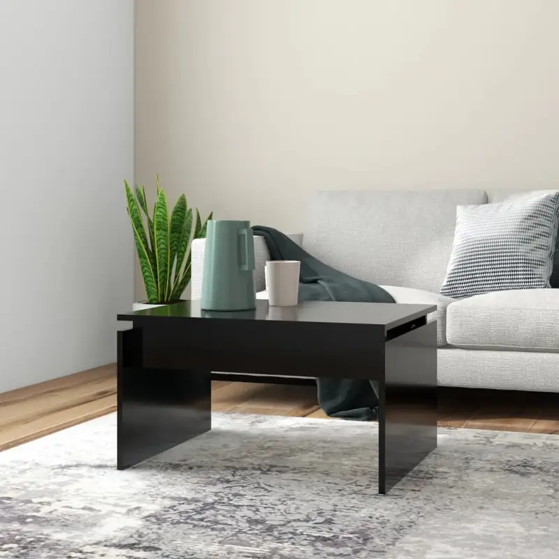 Eenvoudige salontafel van bewerkt hout met modern design