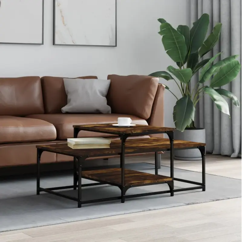 Eetkamertafel van bewerkt hout met elegante en duurzame afwerking