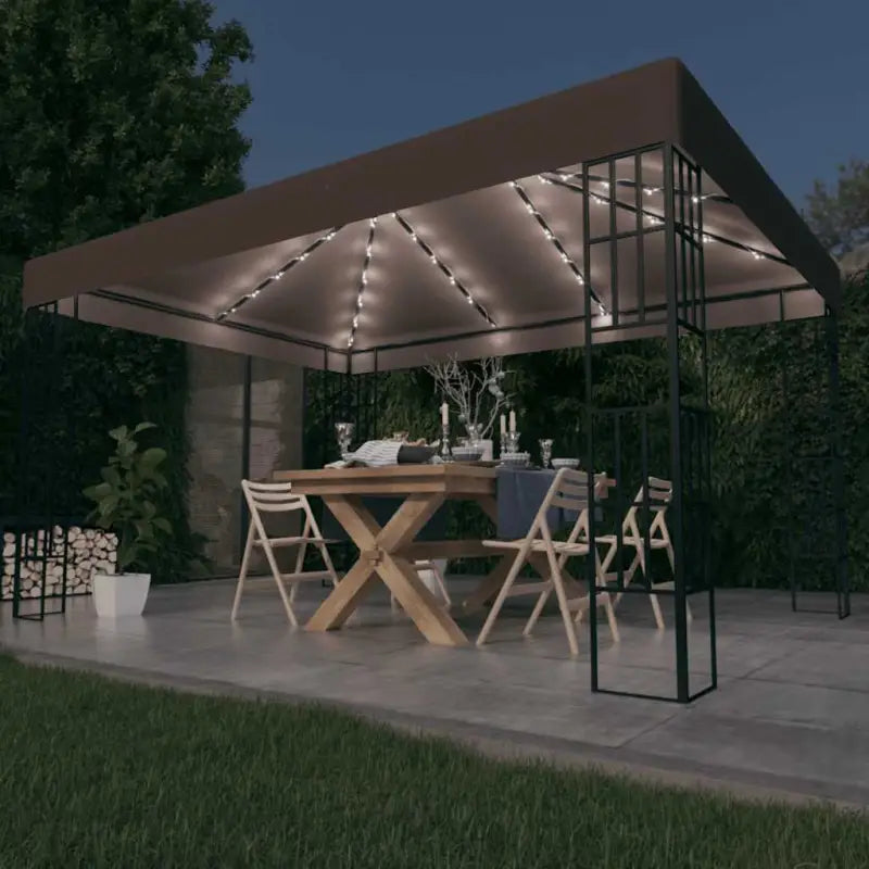 Elegant tuinpaviljoen met vierkante details voor schaduw en comfort