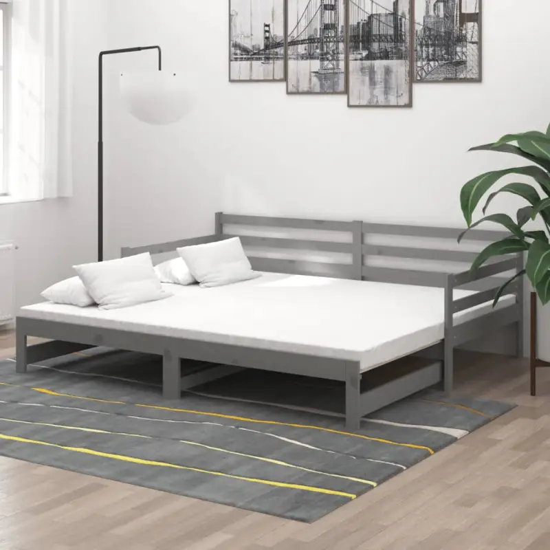 Houten slaapbank van massief grenenhout met comfortabele zithoek