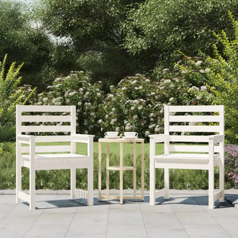Houten tuinstoelen van massief grenenhout voor comfortabel buitengebruik