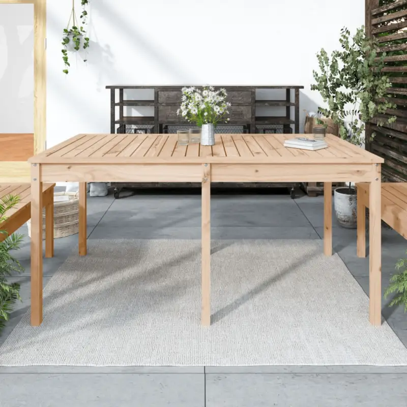 Klassieke houten tuintafel van massief grenenhout voor buiten