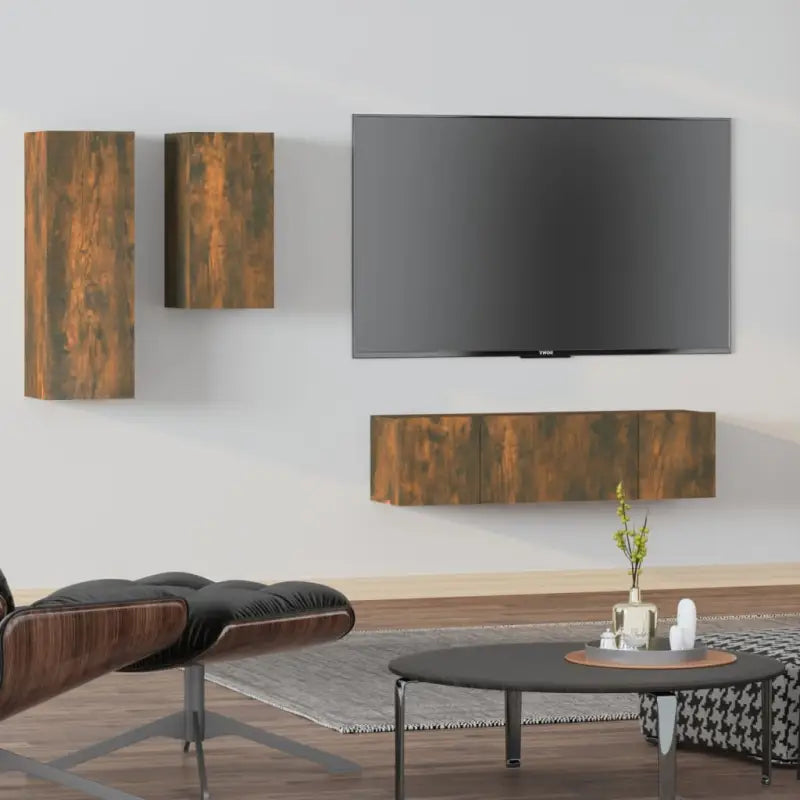 Klassieke TV-meubels van bewerkt hout voor een trendy en stabiel interieur