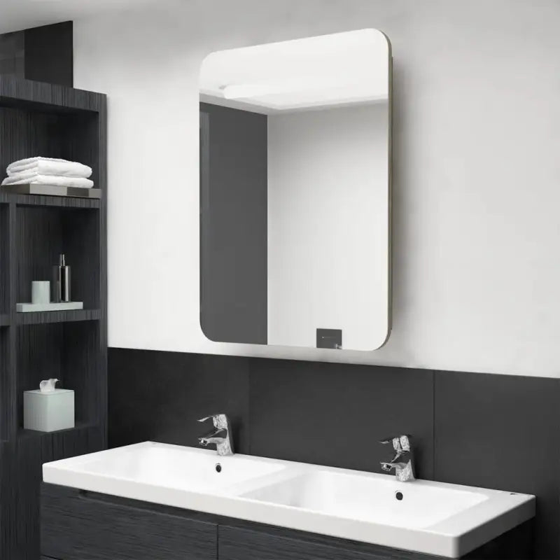 LED Wandspiegelkast voor een moderne en gezellige badkamer sfeer