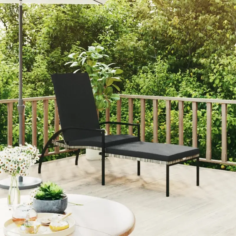 Ligstoelen van polyetheen rattan voor ultiem buitencomfort
