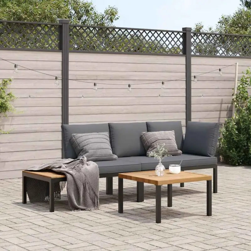 Loungeset van gepoedercoat aluminium met perfecte afmetingen voor tuin en terras