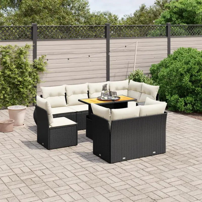 Loungeset van zwart materiaal en gepoedercoat staal voor je tuin