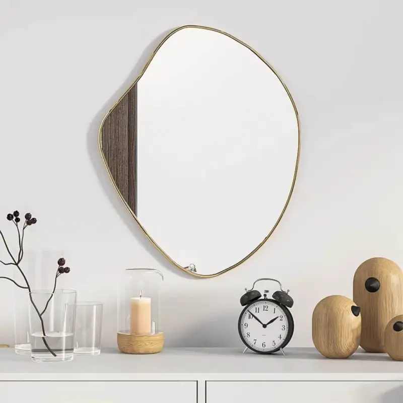 Minimalistische wandspiegel met duidelijke weerspiegeling voor je interieur