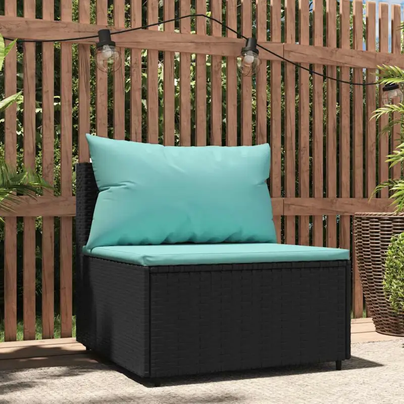 Moderne tuinbank van poly rattan voor dineren en ontspannen