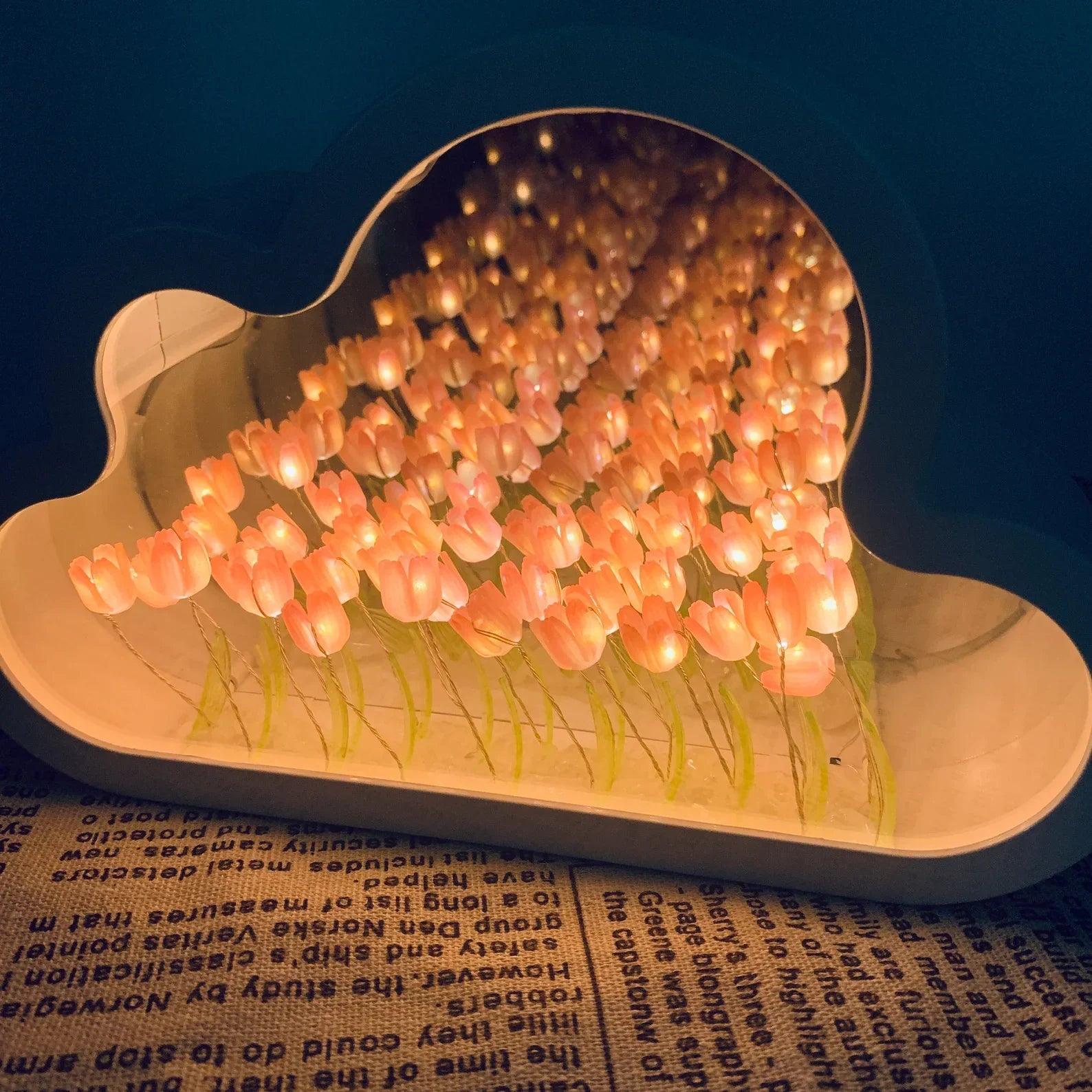 Tulip Cloud LED Spiegel – Magisch Licht & Decoratief Design