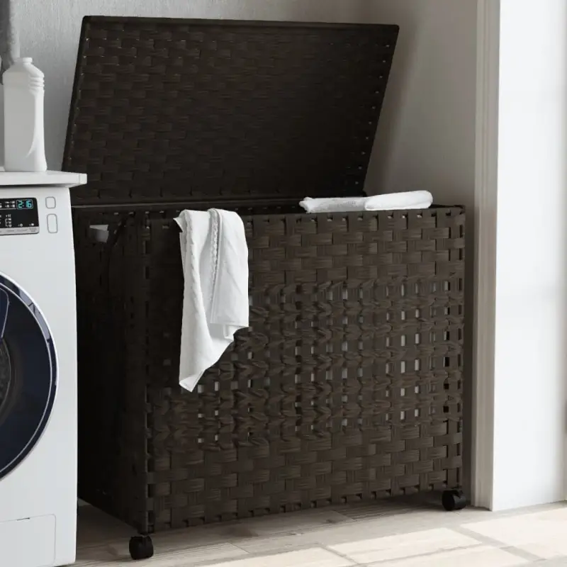 Rustieke wasmand met inklapbaar ontwerp en natuurlijke rattan textuur