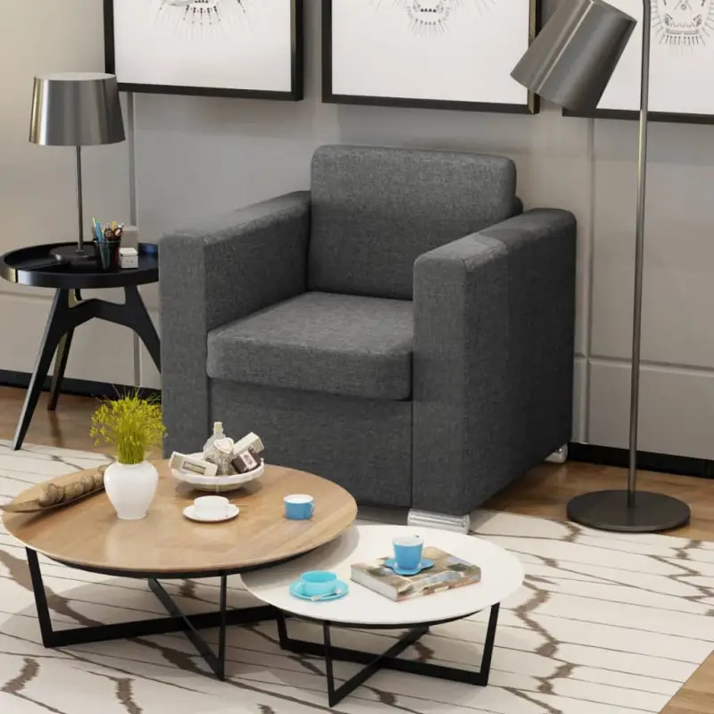 Stijlvolle fauteuil met houten frame en verchroomde poten voor elk interieur
