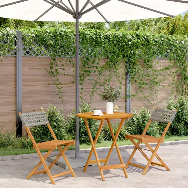 Tuinset met massief acaciahout en poly rattan voor in de tuin